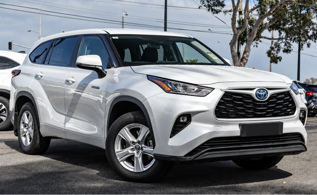 Toyota Kluger Hybrid seven seater available for rideshare rental
